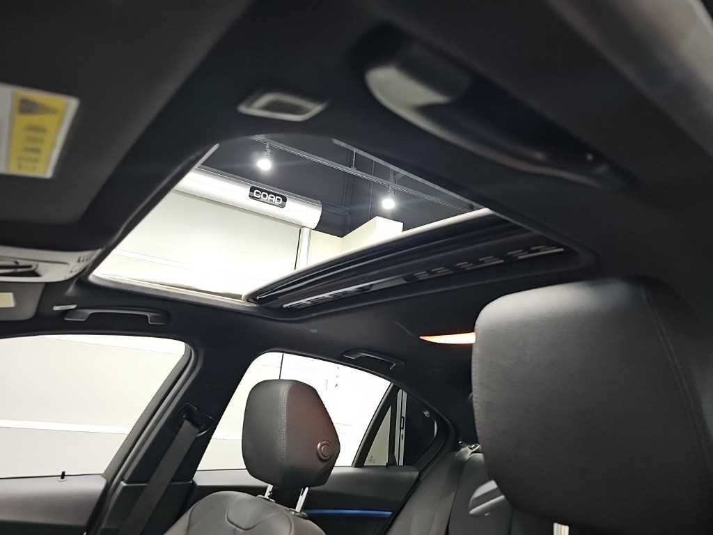 BMW 3-Series — photo 13