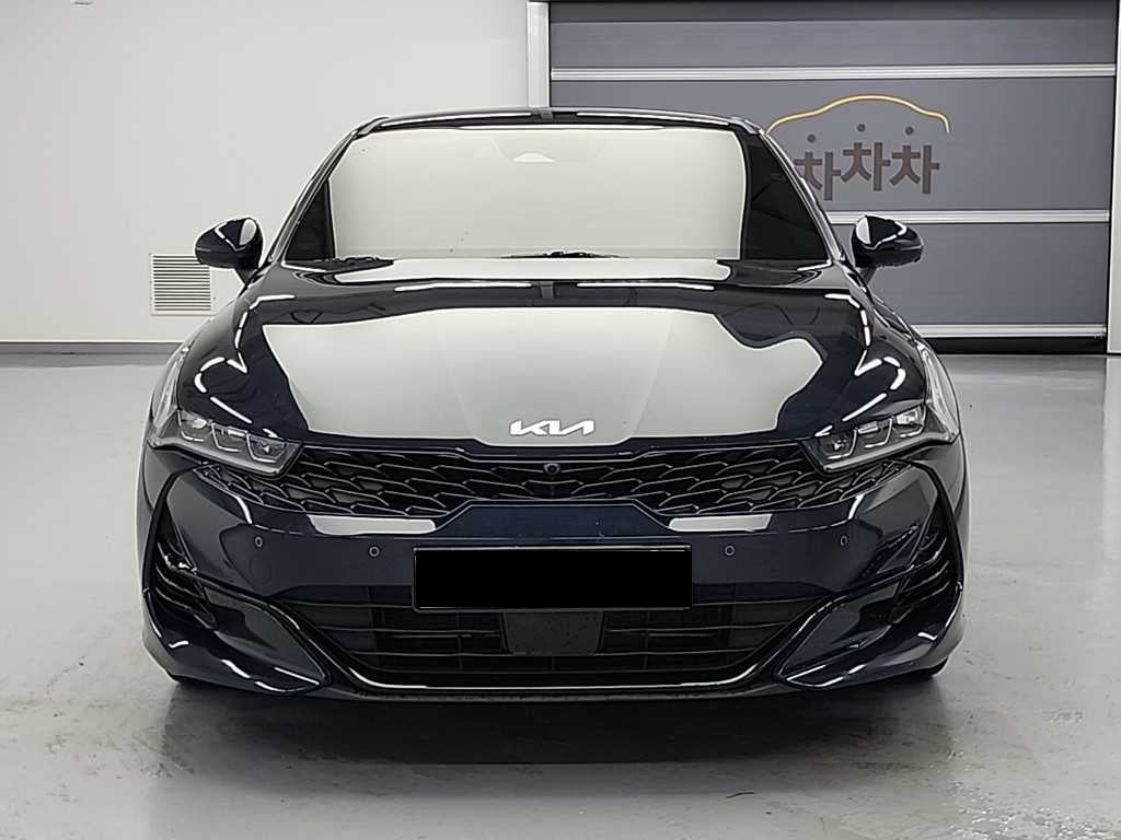 Kia K5 — photo 02