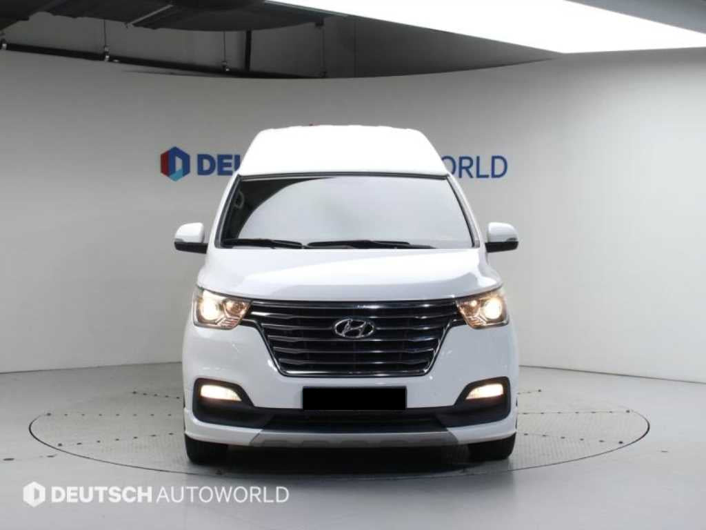 Hyundai Starex — photo 03