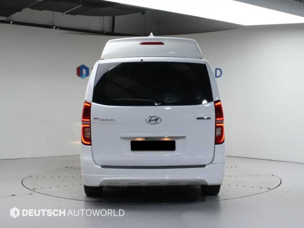Hyundai Starex — photo 04