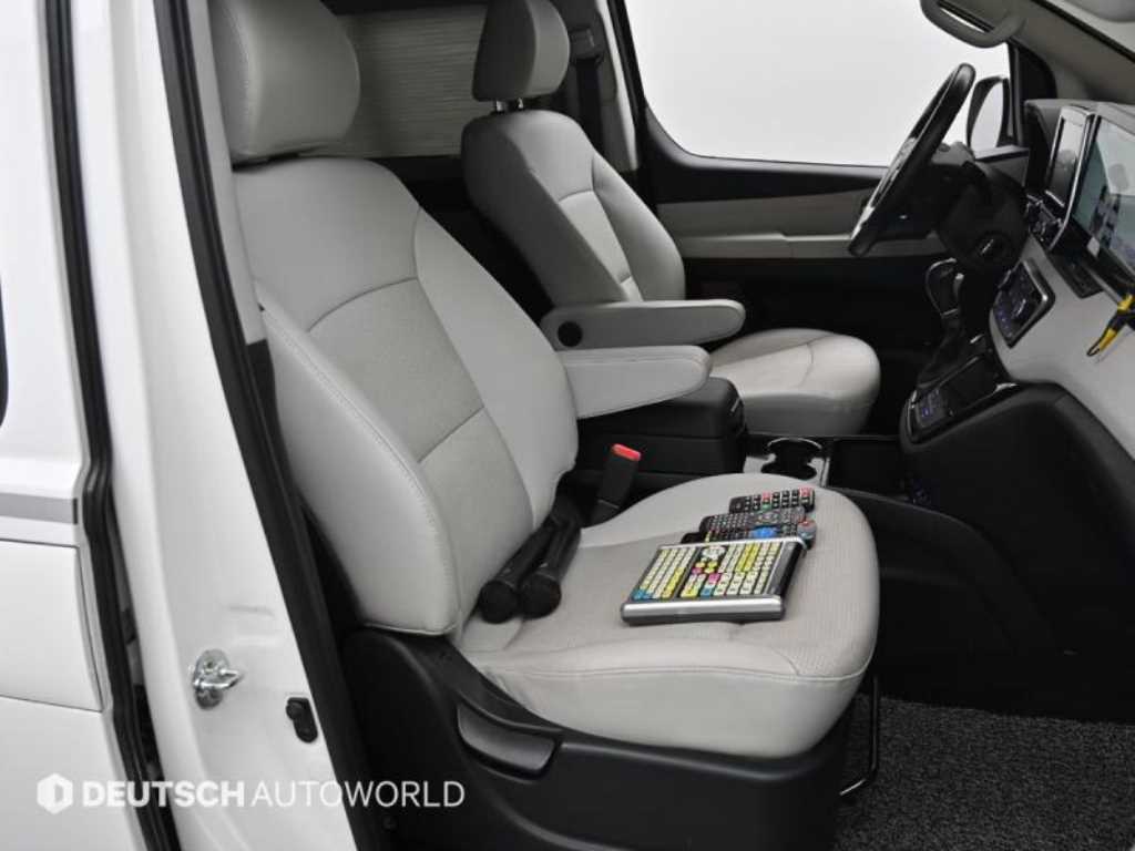 Hyundai Starex — photo 08