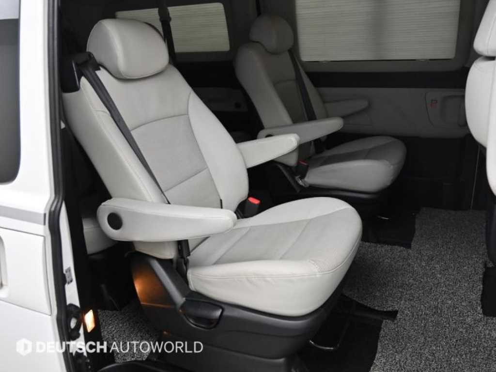 Hyundai Starex — photo 10