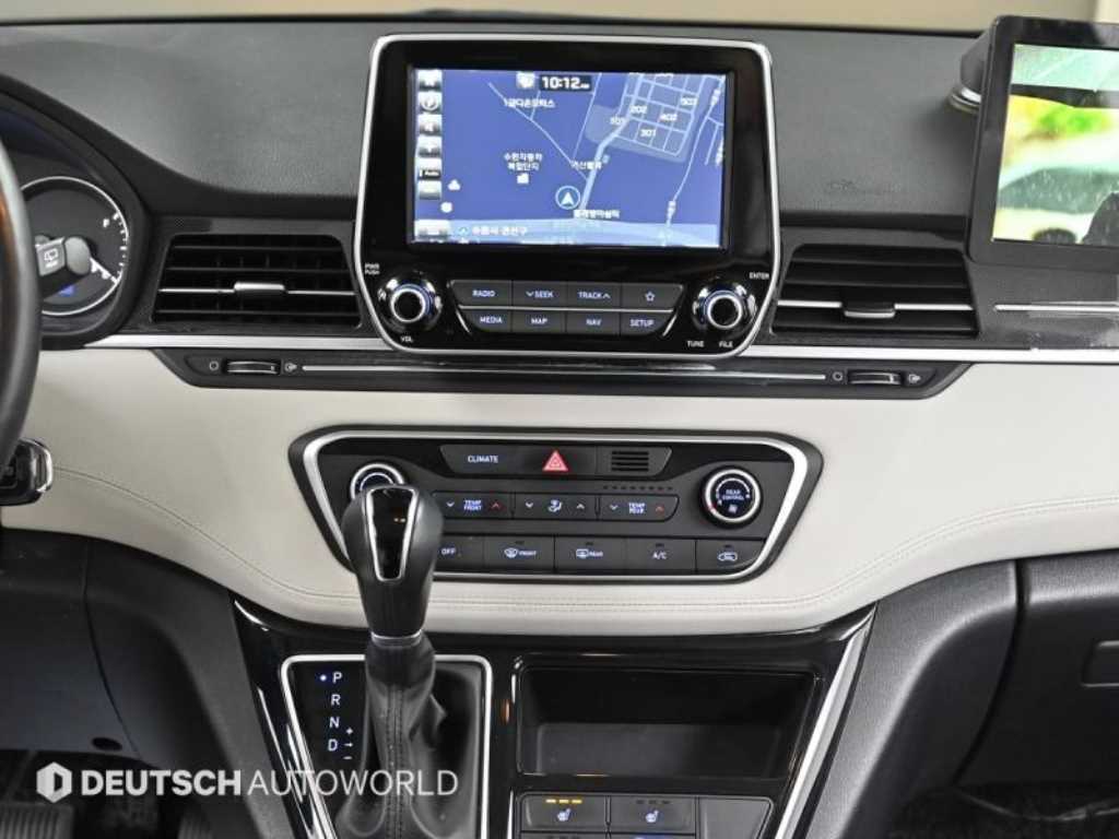 Hyundai Starex — photo 12