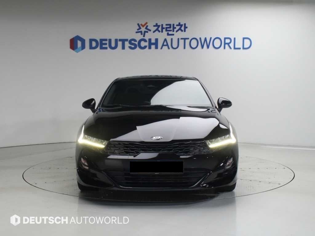 Kia K5 — photo 03