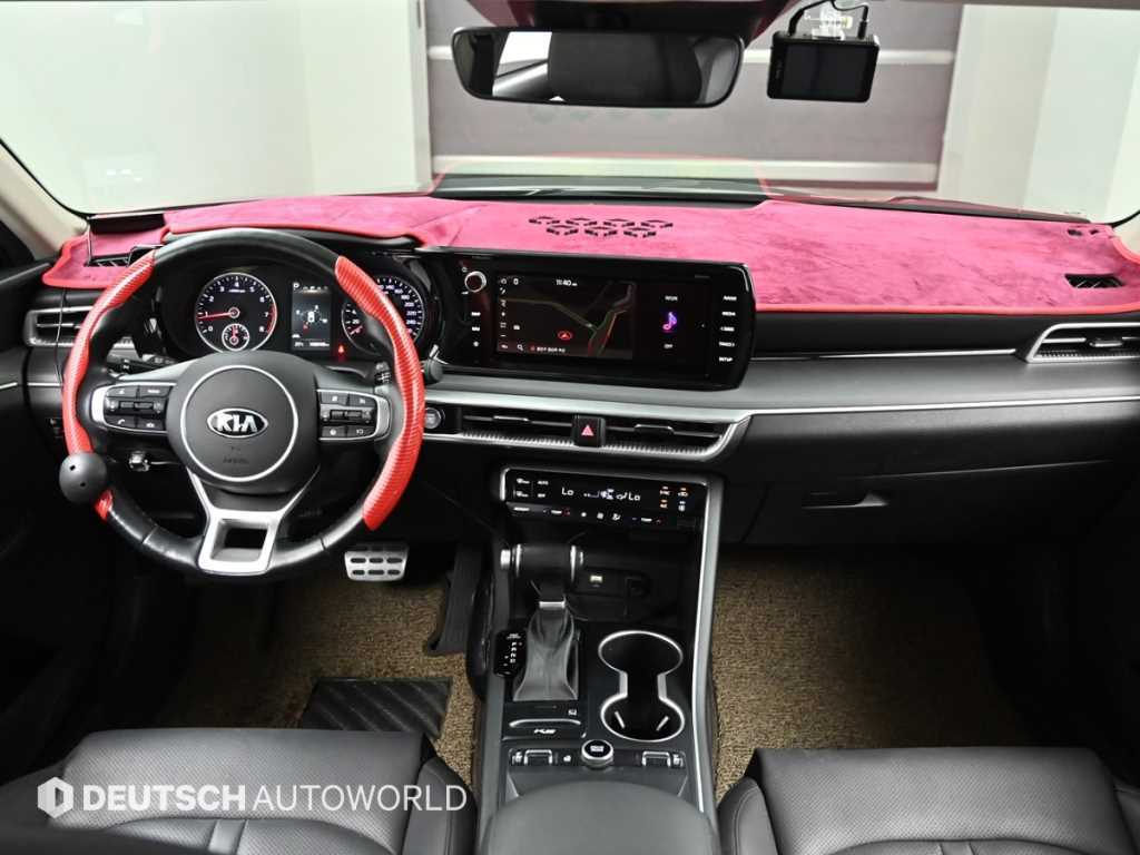 Kia K5 — photo 07