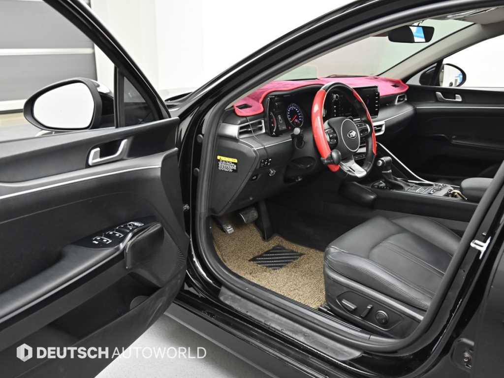 Kia K5 — photo 11