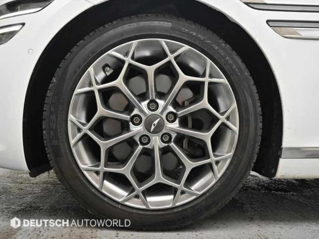 Genesis G80 — photo 05