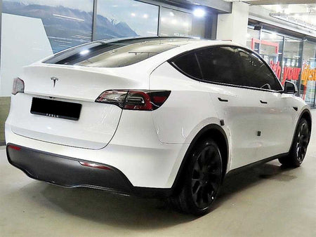 Tesla Model Y — photo 04