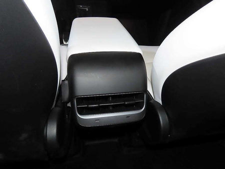Tesla Model Y — photo 15