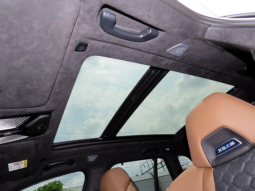 BMW X5M — photo 17