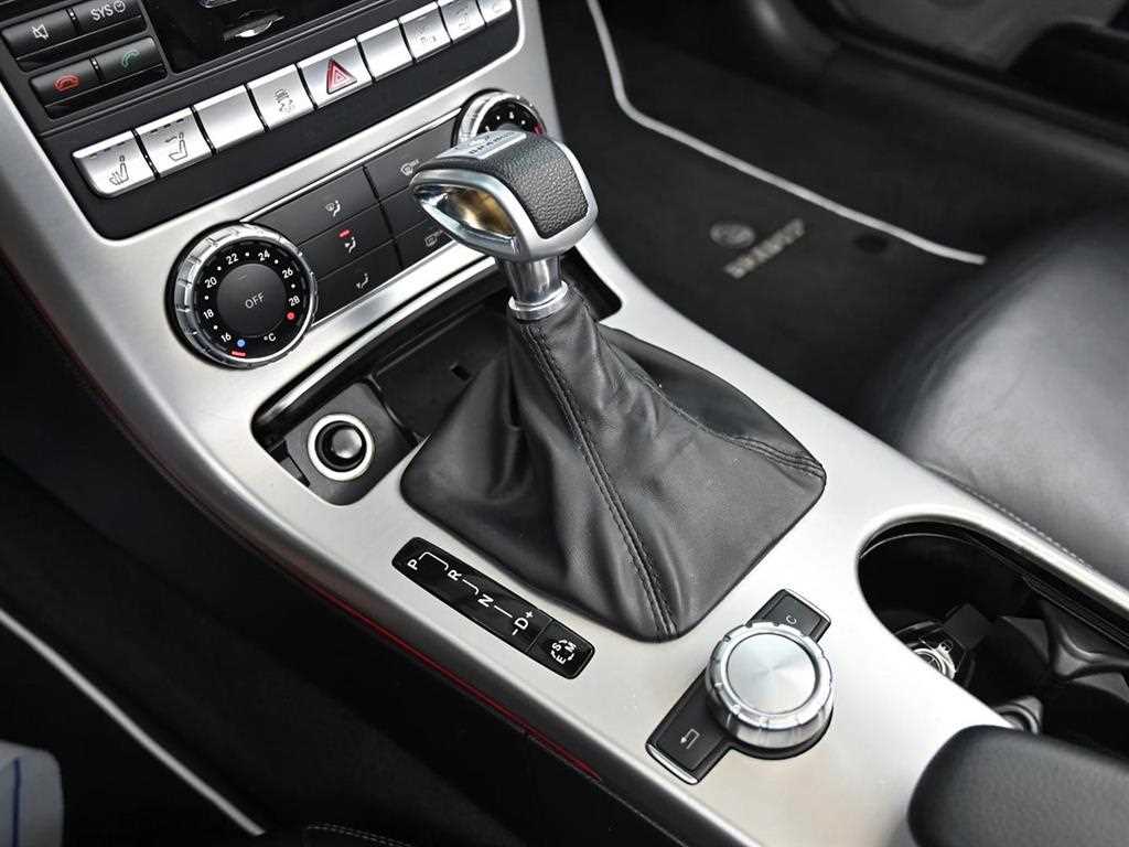 Mercedes-Benz SLK-Class — photo 09