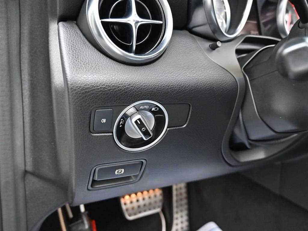 Mercedes-Benz SLK-Class — photo 16