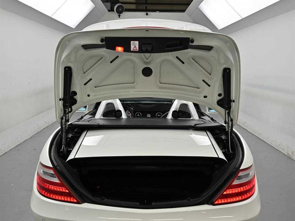 Mercedes-Benz SLK-Class — photo 18