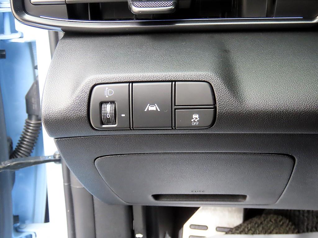 Hyundai Avante — photo 12