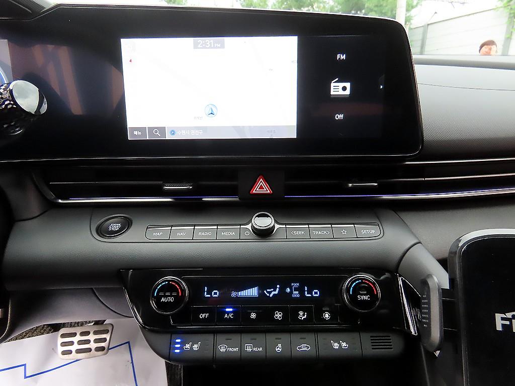 Hyundai Avante — photo 13