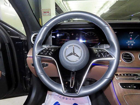 Mercedes-Benz E-Class — photo 08