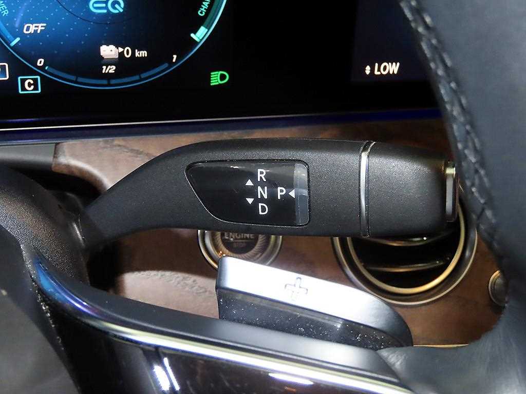 Mercedes-Benz E-Class — photo 13