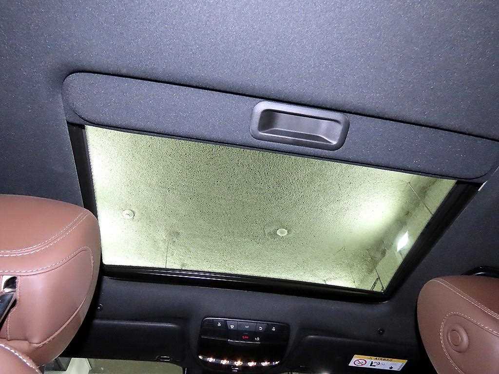 Mercedes-Benz E-Class — photo 16
