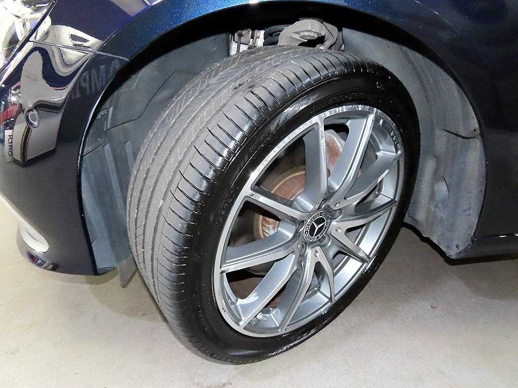 Mercedes-Benz E-Class — photo 20