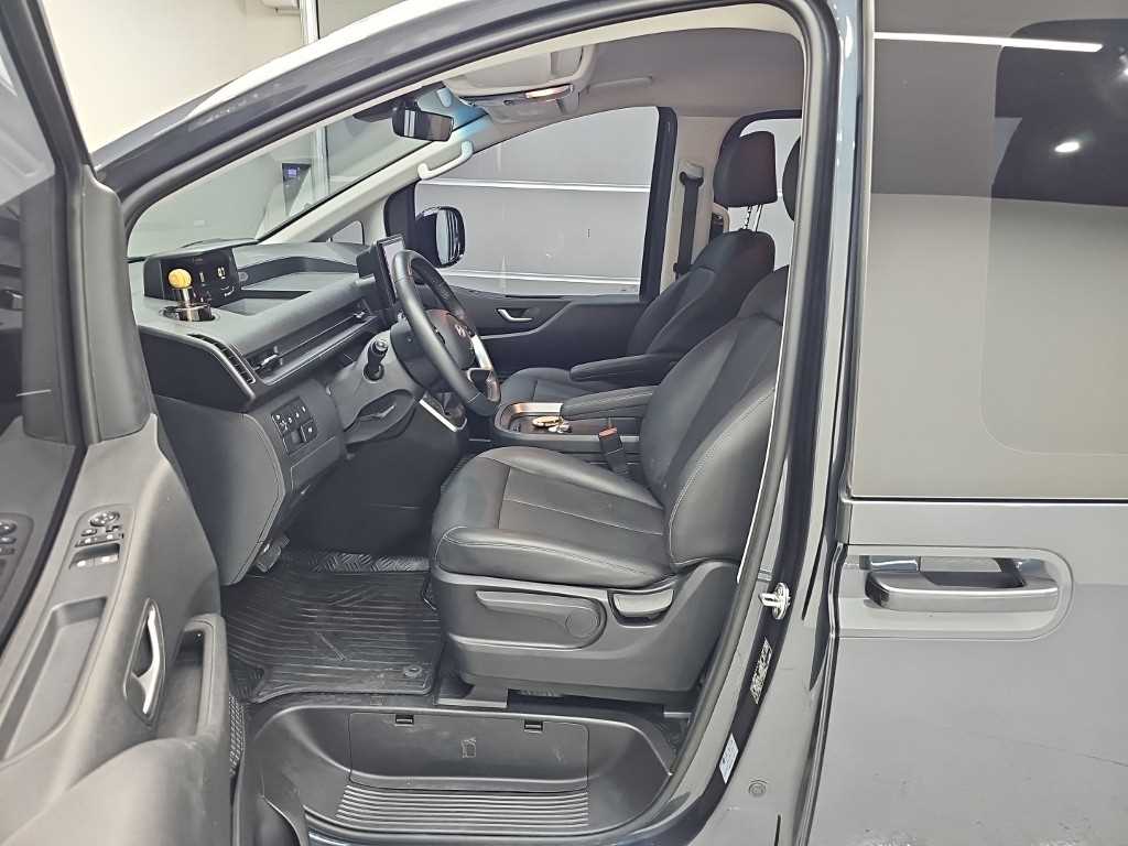 Hyundai Staria — photo 11