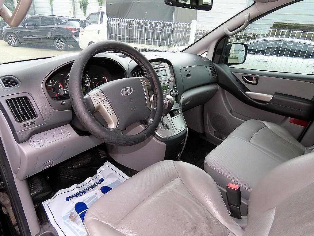 Hyundai Starex — photo 07