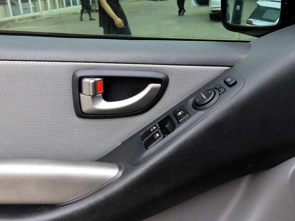 Hyundai Starex — photo 11