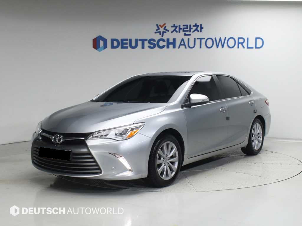 Toyota Camry — photo 01