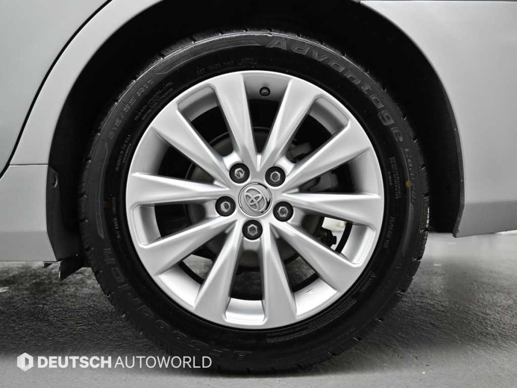 Toyota Camry — photo 05