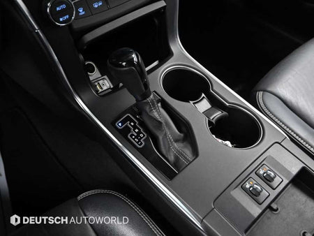 Toyota Camry — photo 09