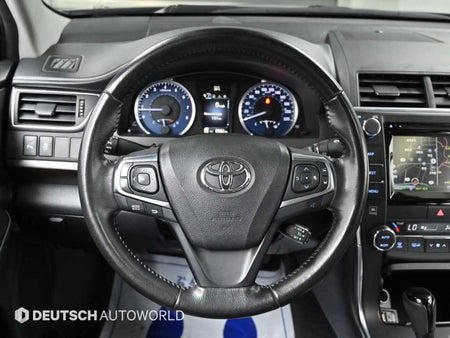 Toyota Camry — photo 13