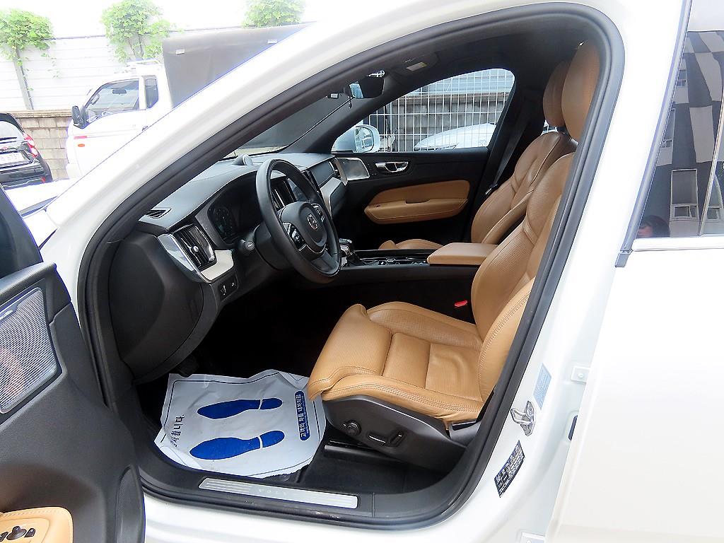Volvo XC60 — photo 05