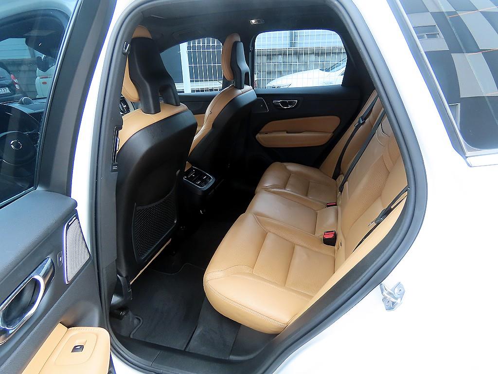 Volvo XC60 — photo 06