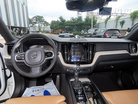 Volvo XC60 — photo 07