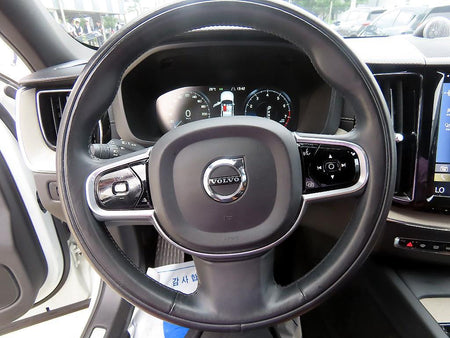 Volvo XC60 — photo 08