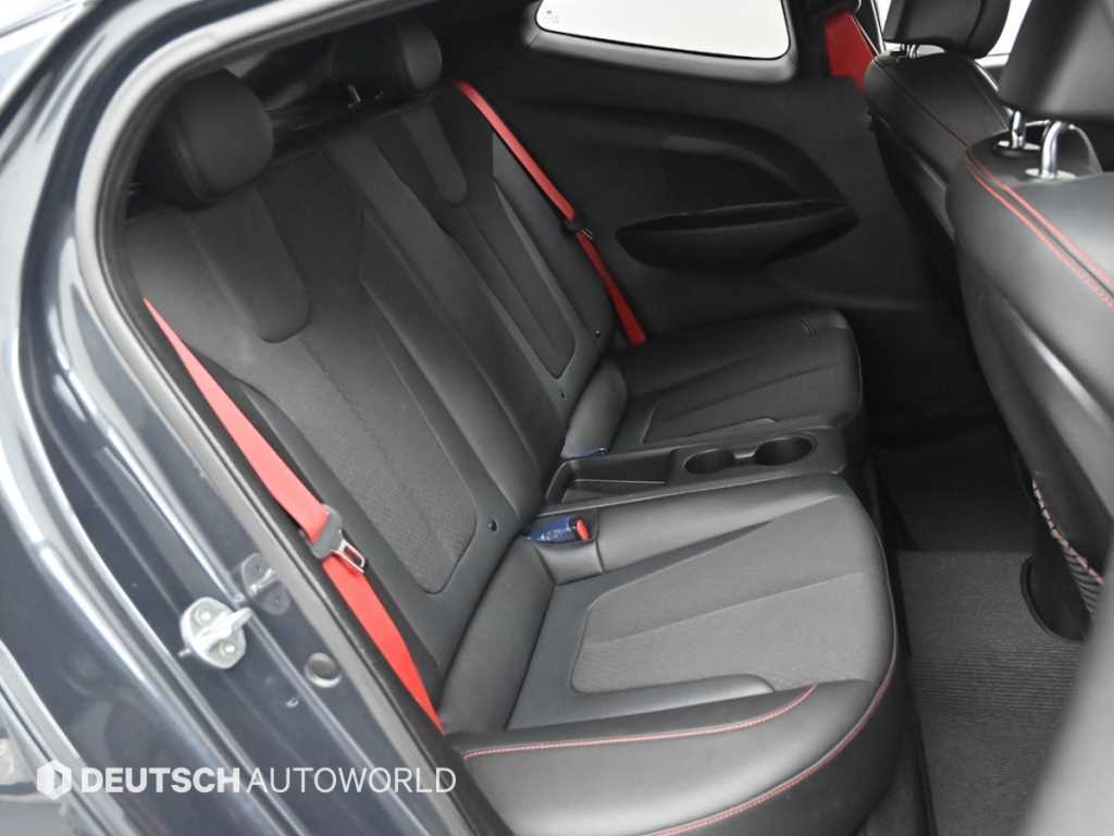 Hyundai Veloster — photo 12
