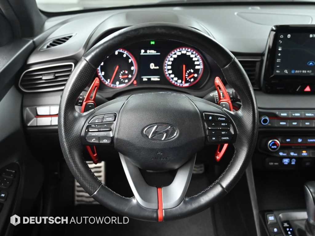 Hyundai Veloster — photo 13
