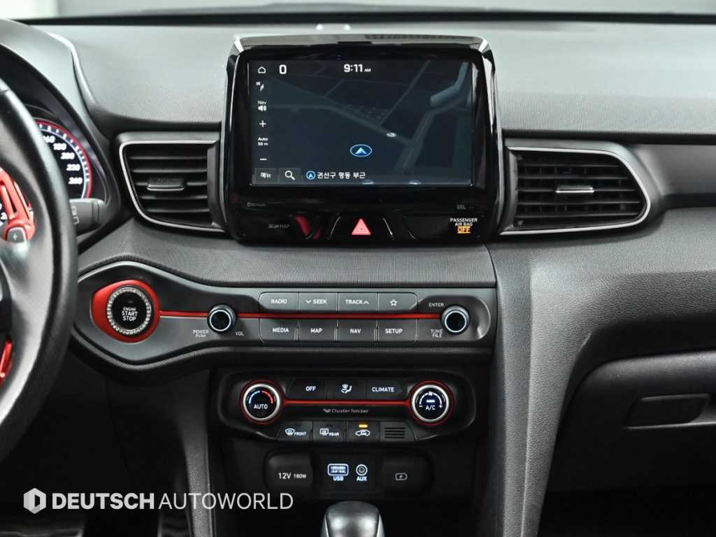 Hyundai Veloster — photo 14