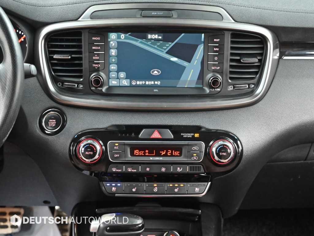 Kia Sorento — photo 14