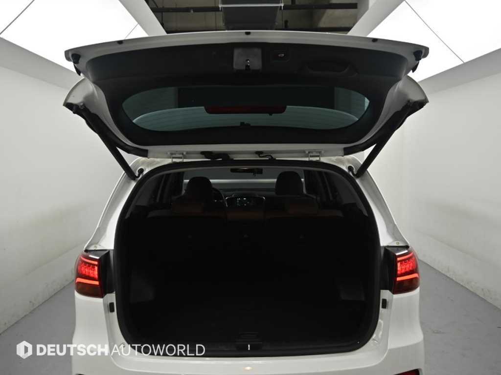Kia Sorento — photo 19