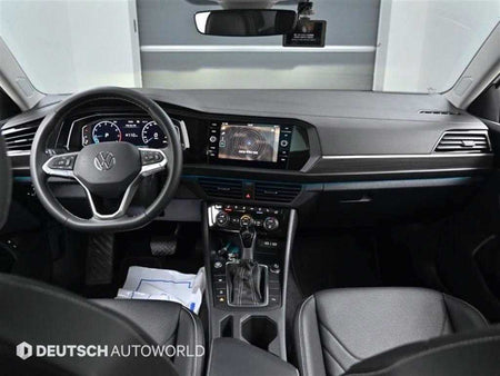 Volkswagen Jetta — photo 07