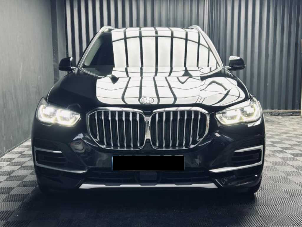BMW X5 — photo 01