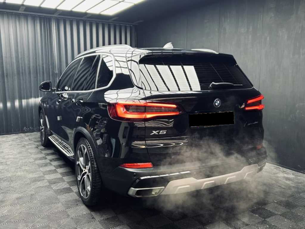 BMW X5 — photo 04