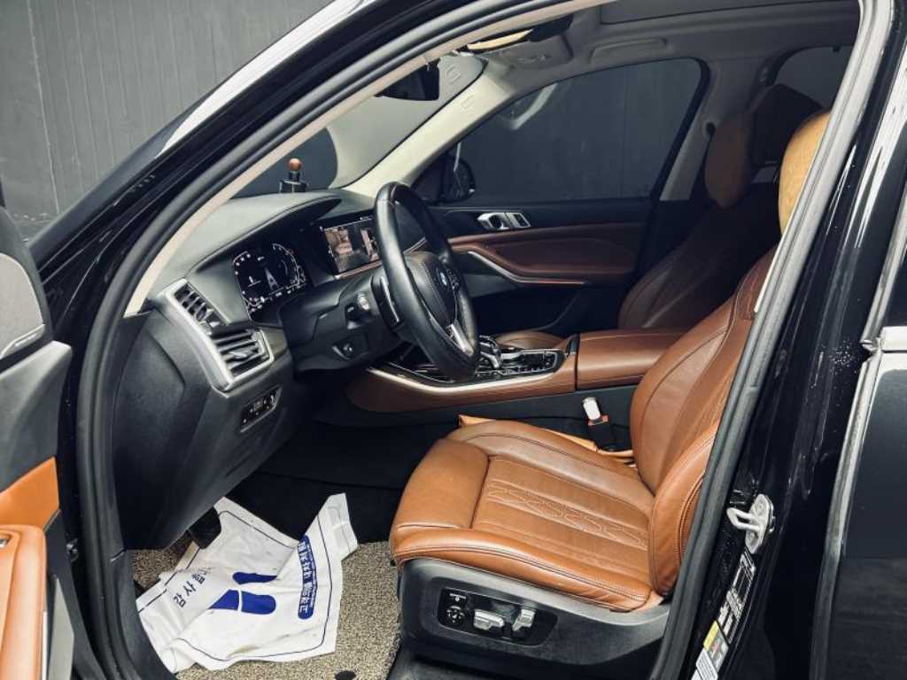 BMW X5 — photo 06
