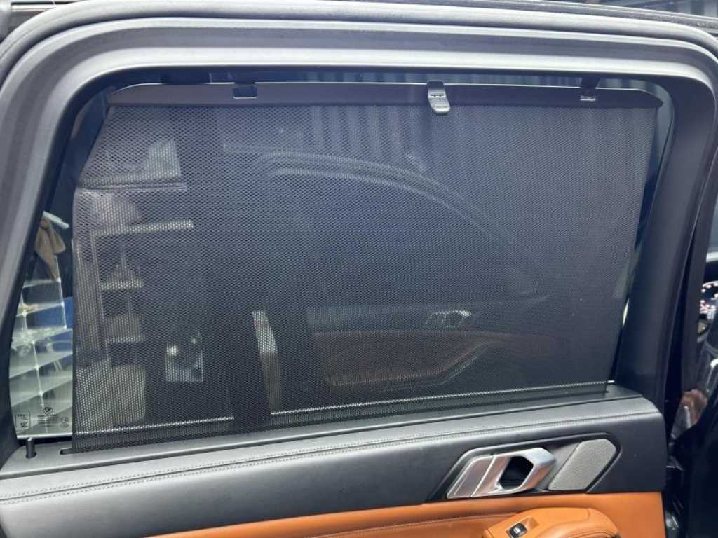 BMW X5 — photo 08