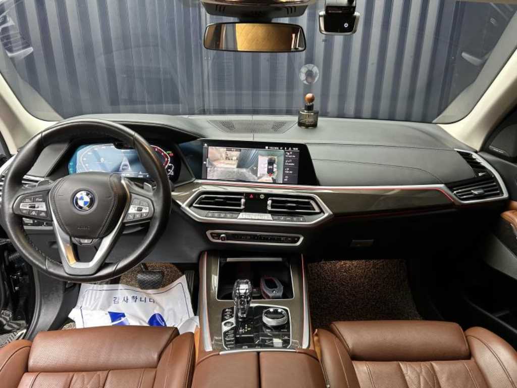 BMW X5 — photo 09
