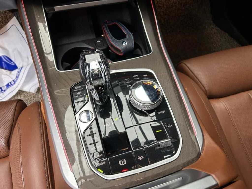 BMW X5 — photo 12