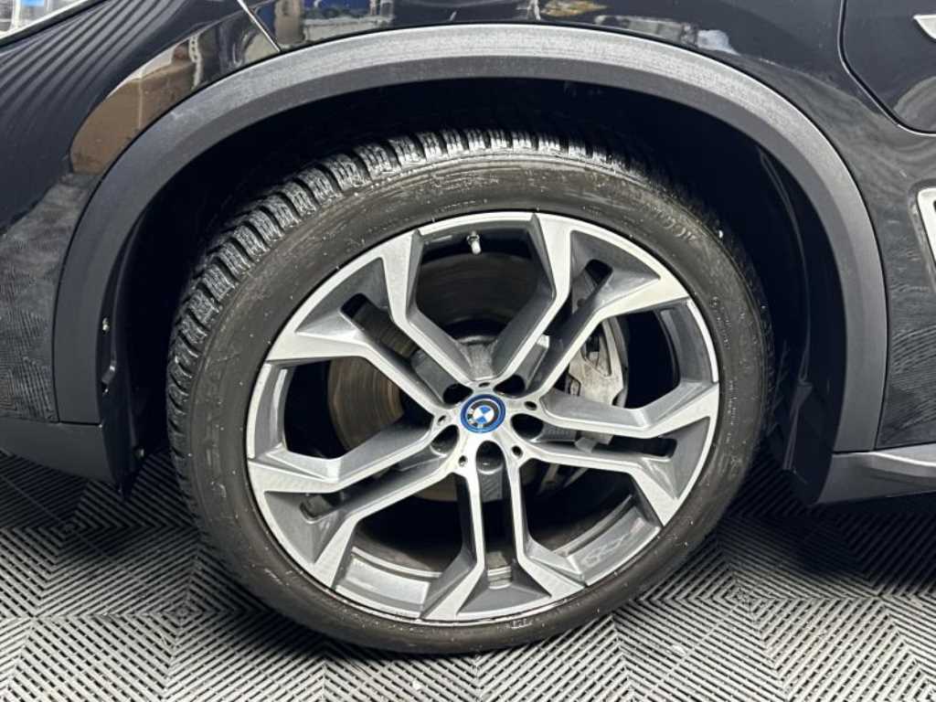 BMW X5 — photo 18
