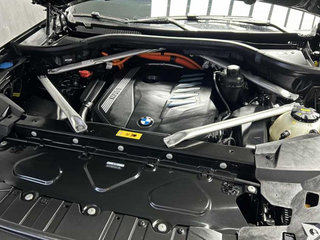 BMW X5 — photo 19