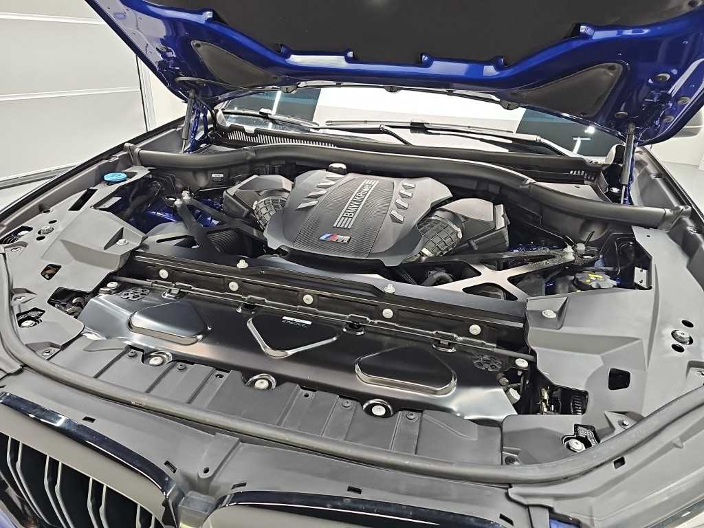BMW X5M — photo 05