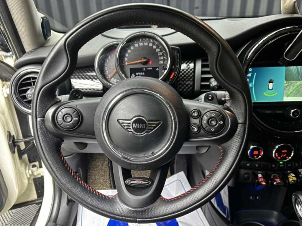 Mini Cooper — photo 09